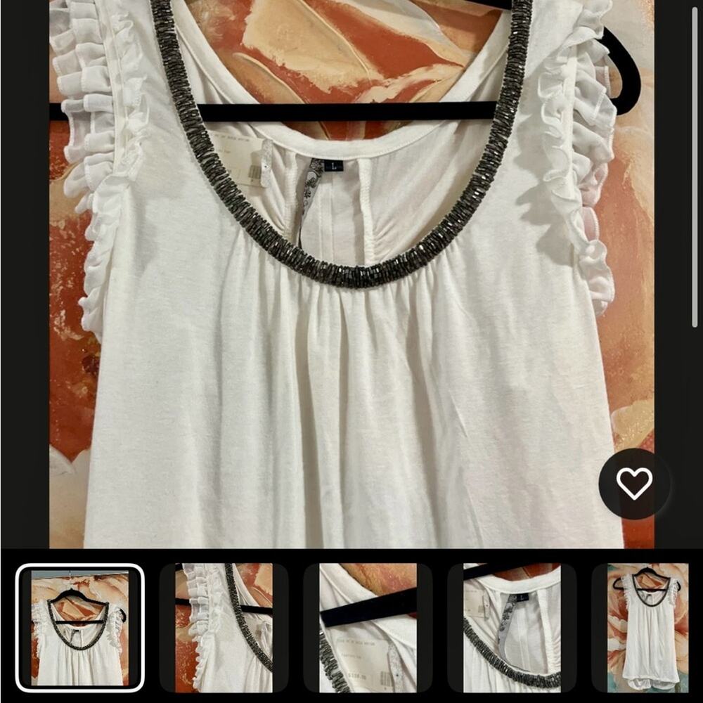 Piacere Di Piu Women Size
Large L Sleeveless Top/Tunic
Beaded Ruffle Neckline
